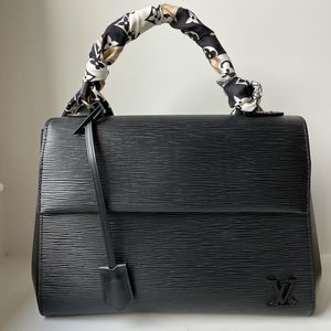 Louis Vuitton Crossbody Cluny Bag